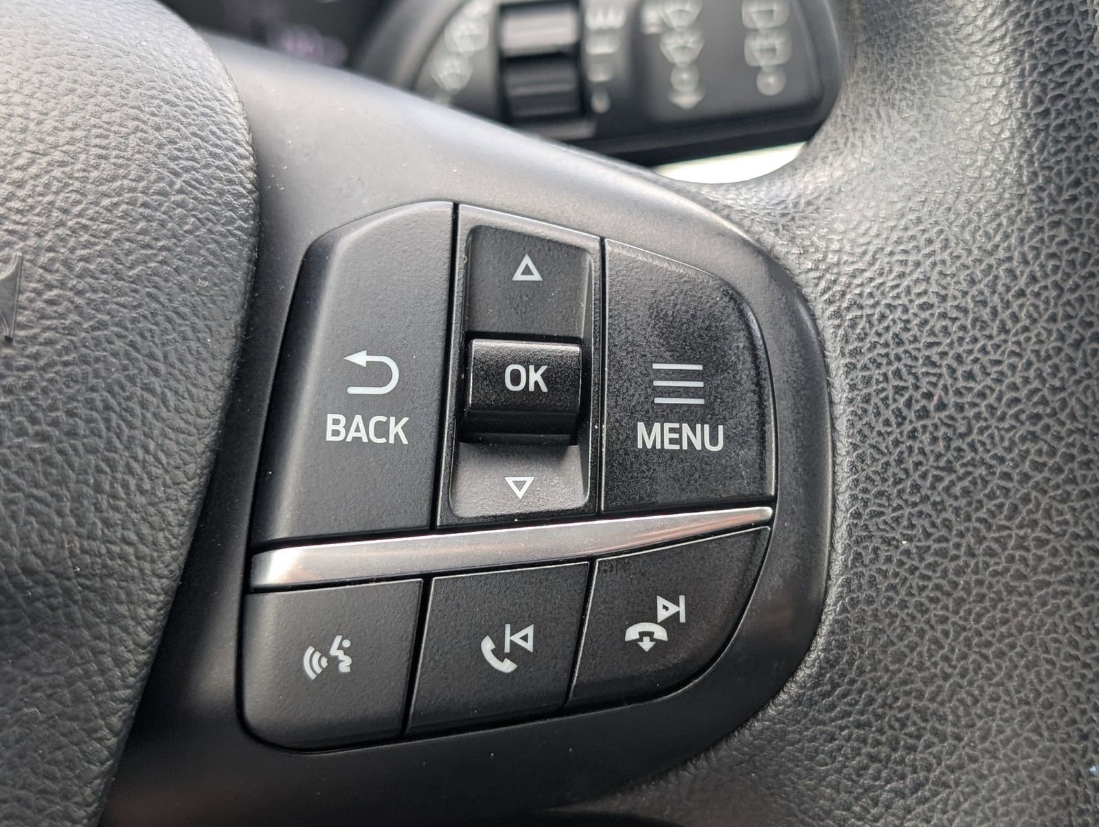 Used 2020 Ford Escape SE FWD image 17