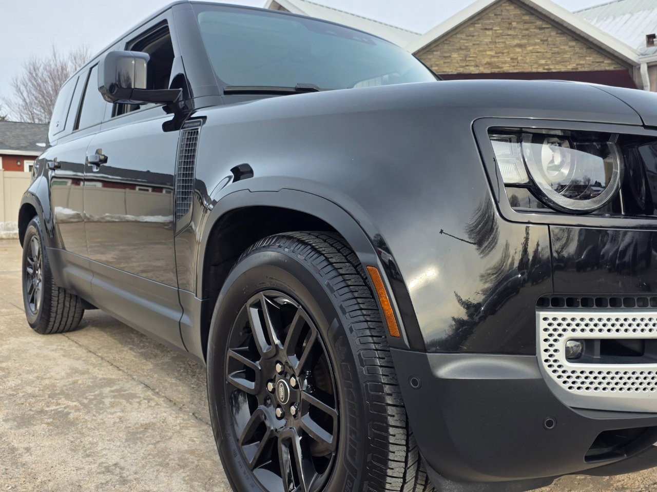 Used 2024 Land Rover Defender 110 S image 26