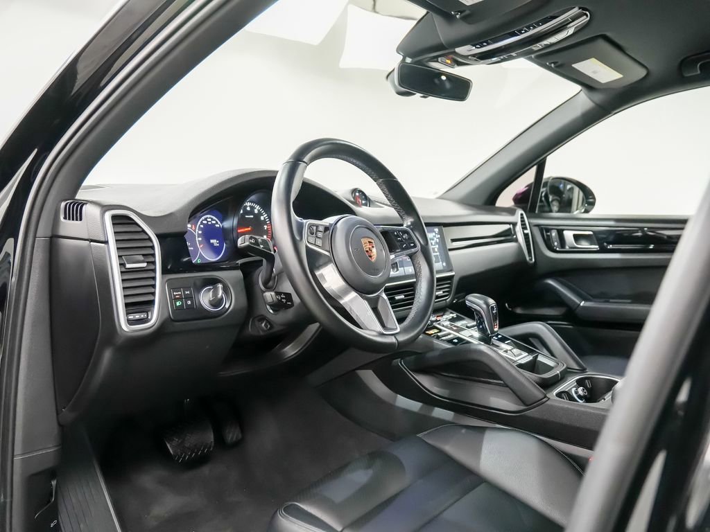Used 2022 Porsche Cayenne AWD/4WD image 4