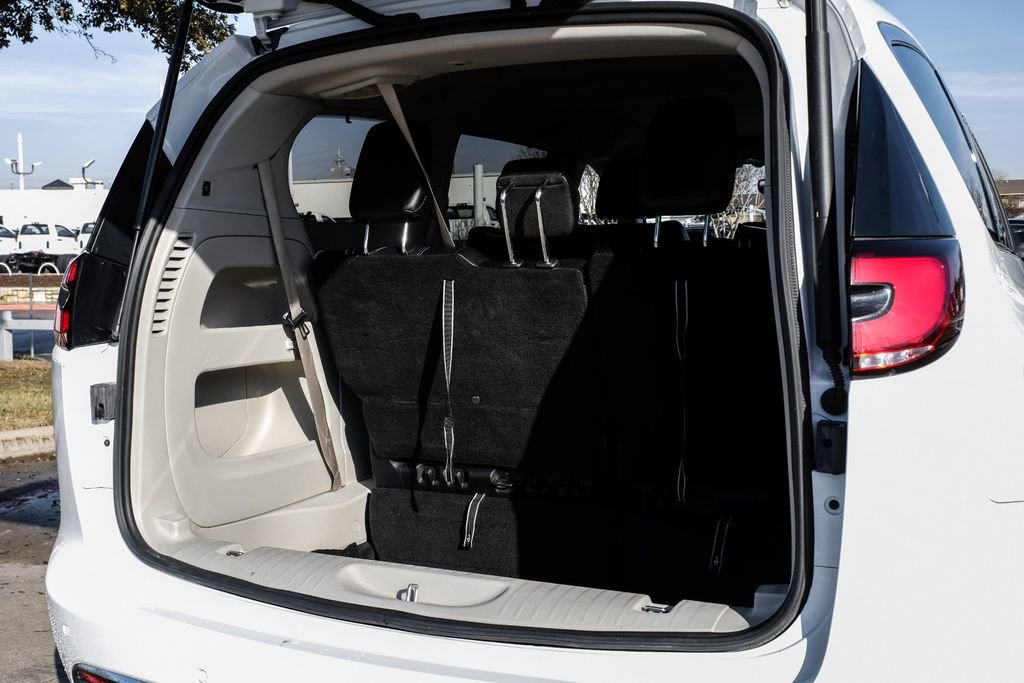 Used 2023 Chrysler Pacifica Limited image 52