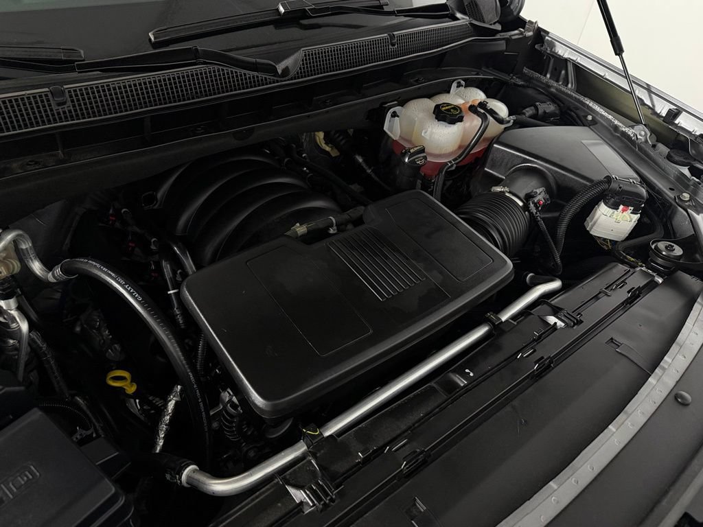 Used 2026 Chevrolet Suburban RST RWD image 31