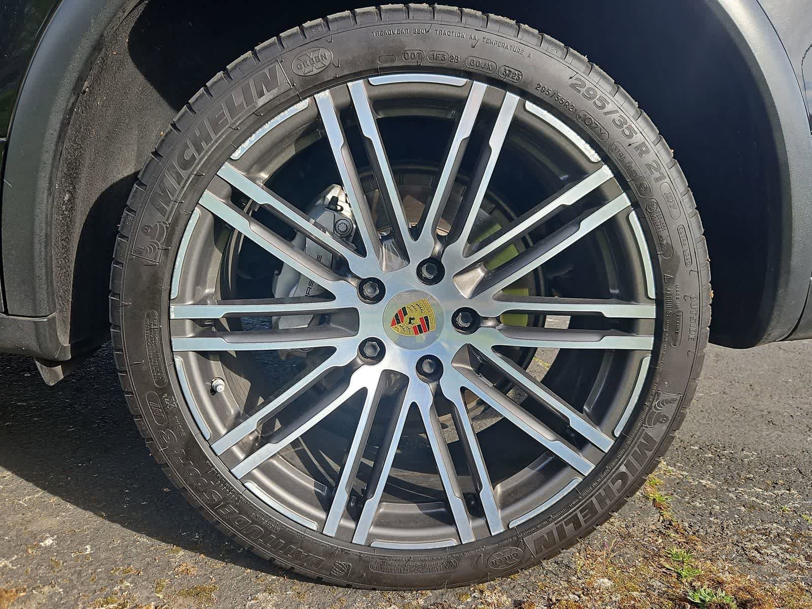 Used 2018 Porsche Cayenne S image 13