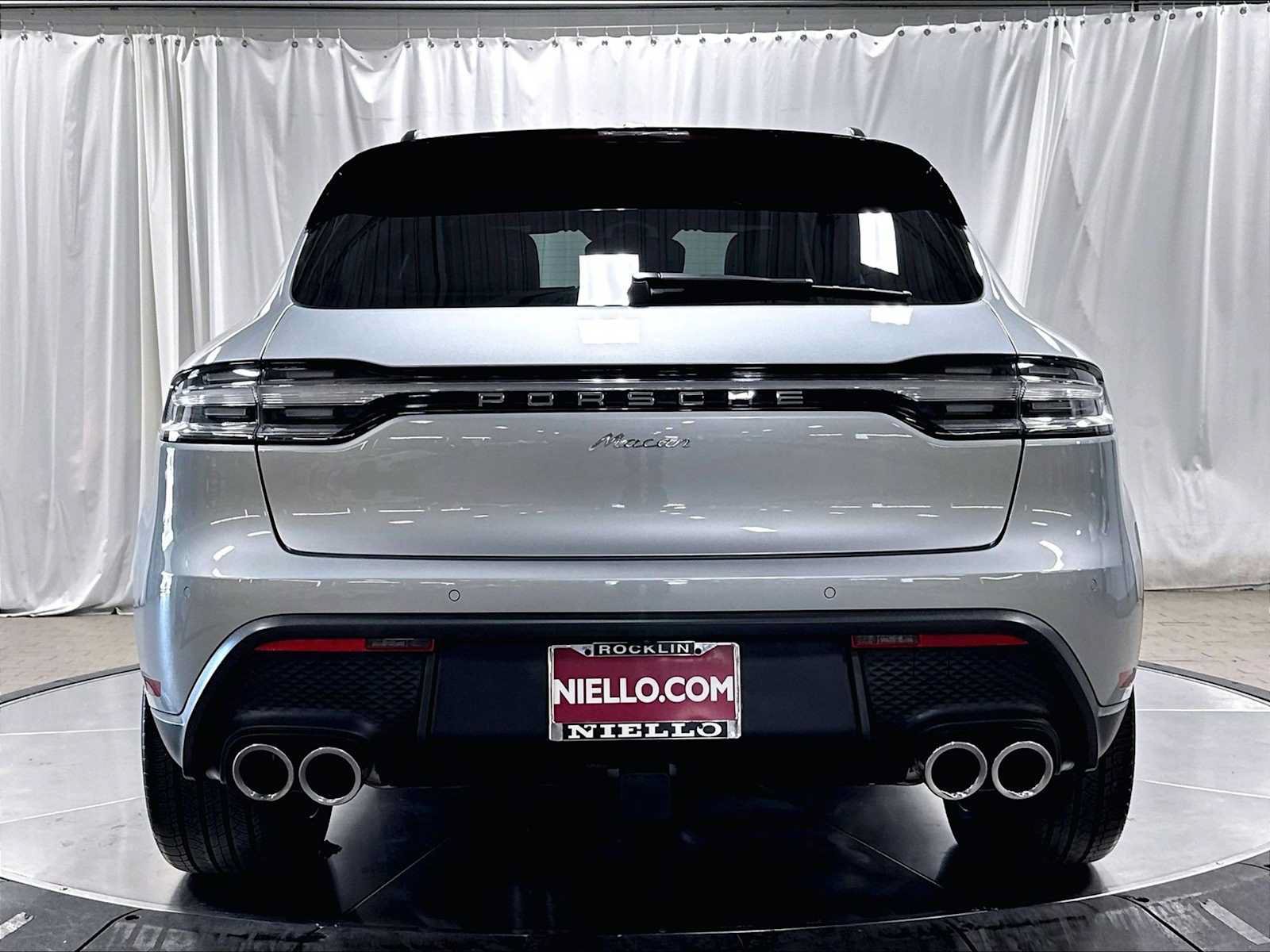 Used 2026 Porsche Macan AWD/4WD image 9