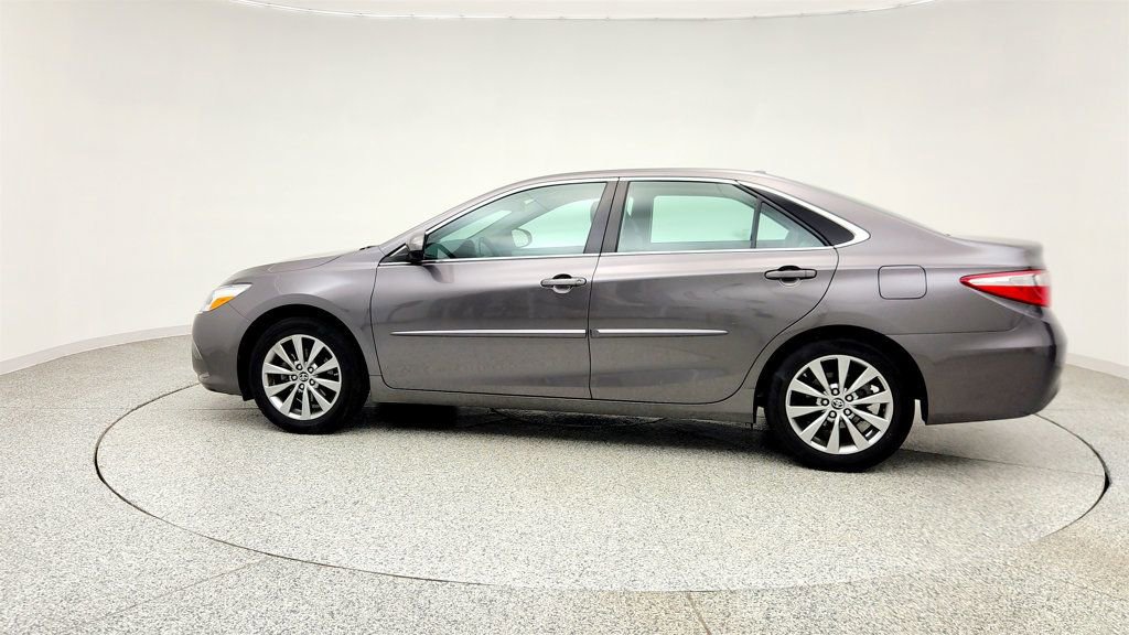 Used 2017 Toyota Camry XLE FWD image 8