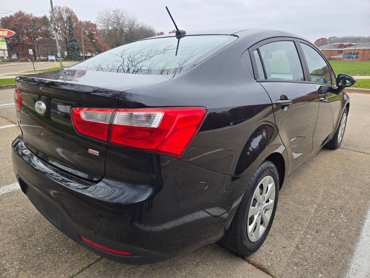 Used 2013 Kia Rio LX w/ PWR Pkg image 10