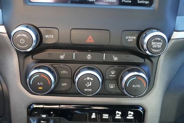 Used 2021 RAM 1500 4x4 Crew Cab image 34