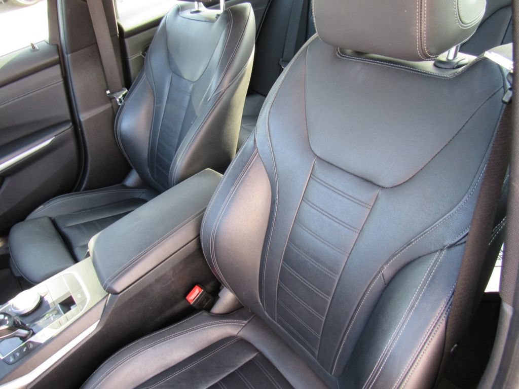 Used 2020 BMW 330i Sedan w/ Convenience Package RWD image 15