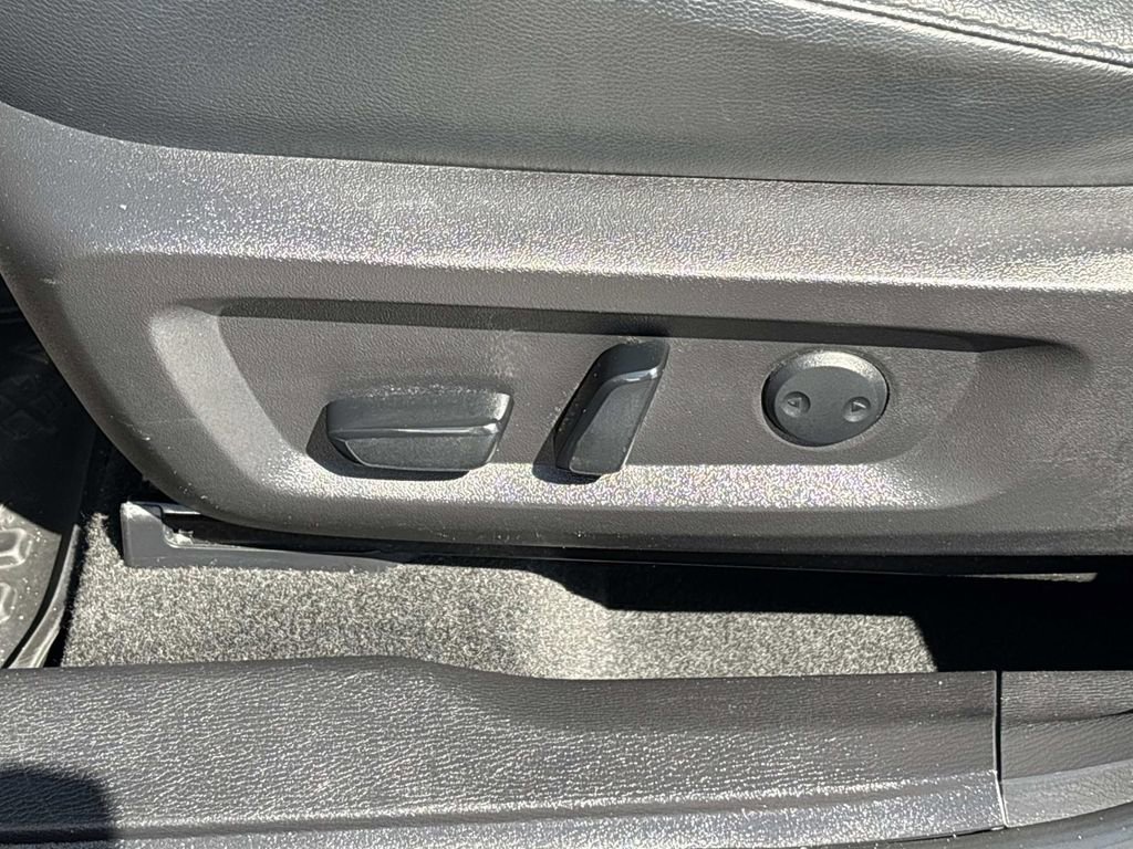 Used 2022 Mitsubishi Outlander SEL image 11