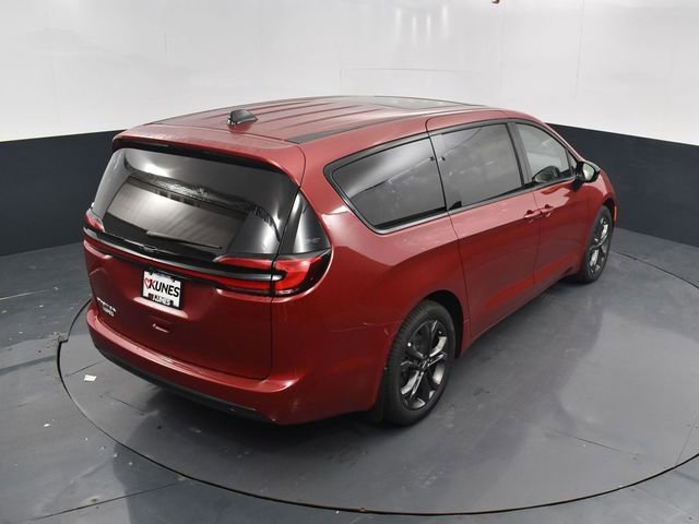 New 2026 Chrysler Pacifica Select FWD image 37