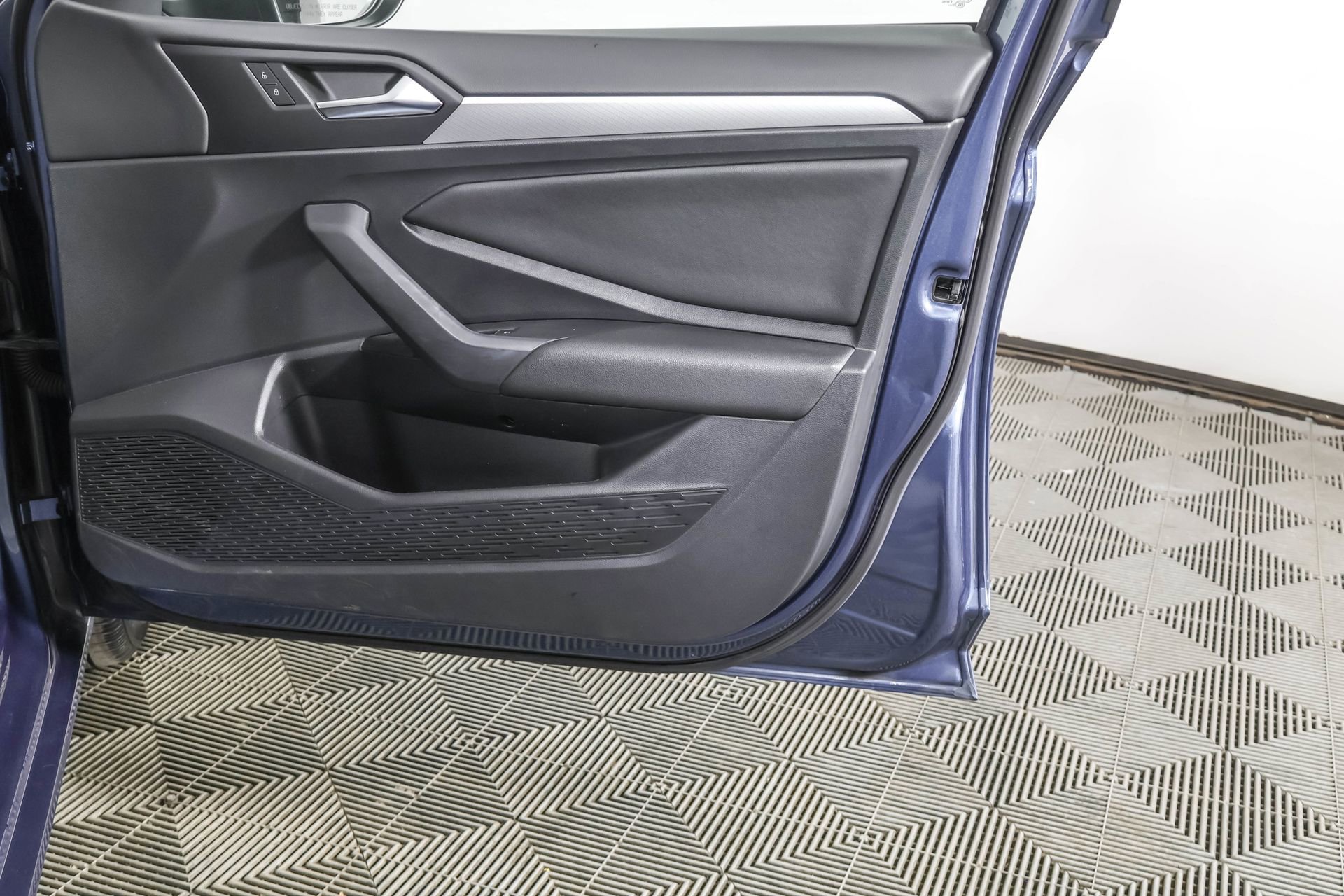 Used 2021 Volkswagen Jetta SE image 48