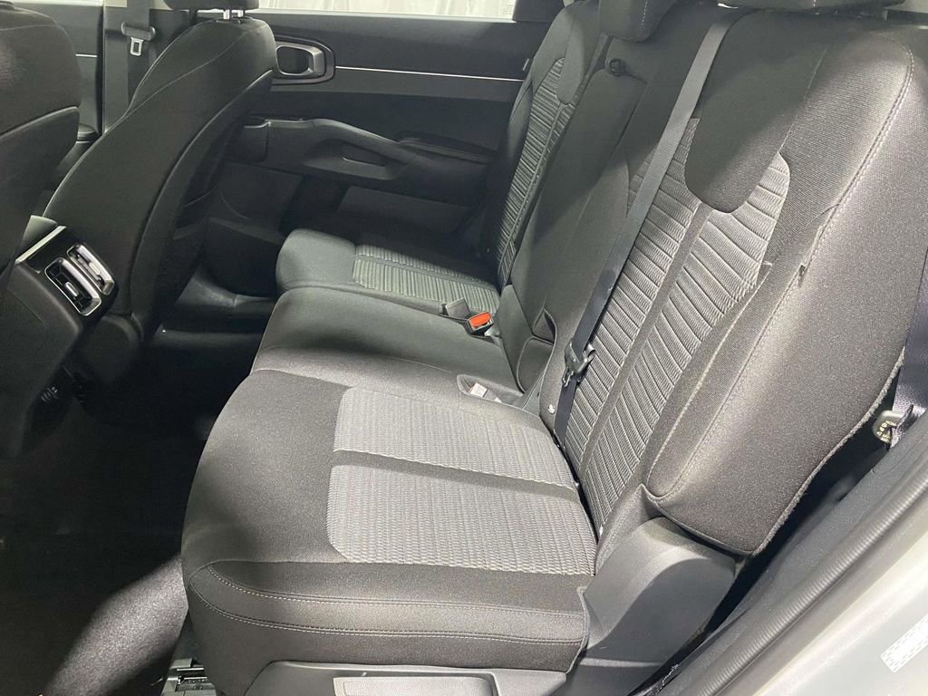 New 2026 Kia Sorento LX FWD image 11
