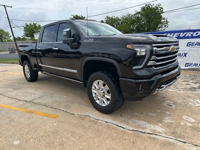 Used 2024 Chevrolet Silverado 2500 High Country w/ High Country Premium Package AWD/4WD image 11