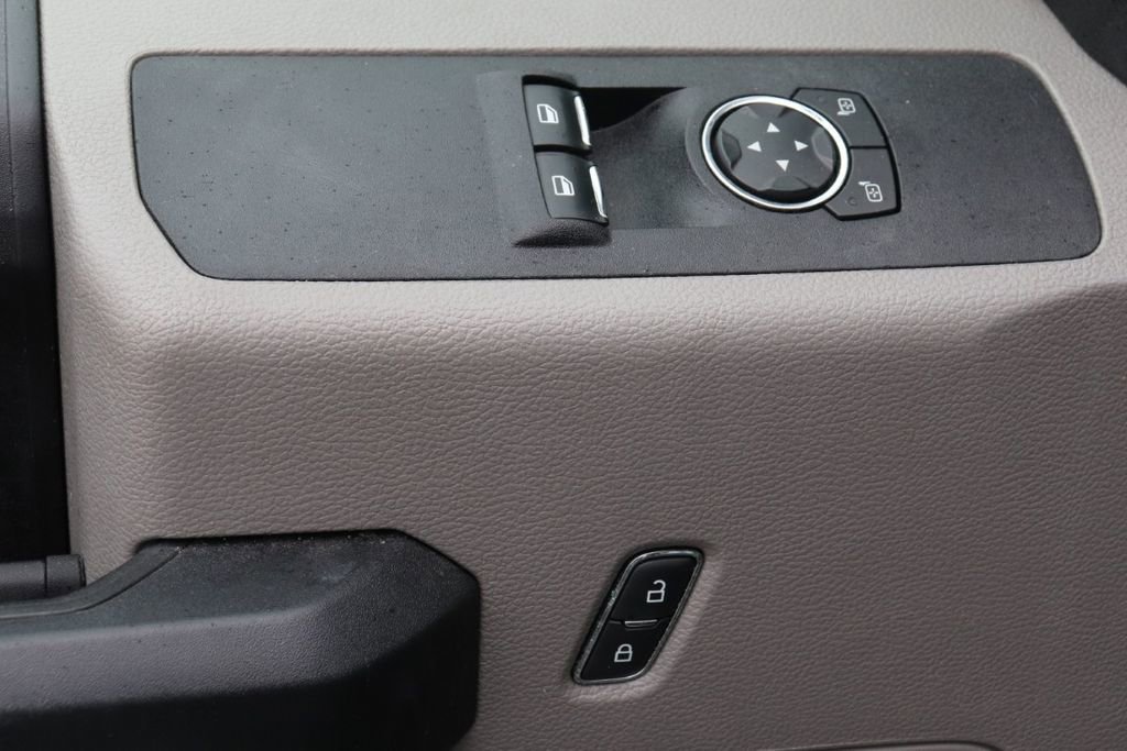 Used 2021 Ford F550 2WD Regular Cab Super Duty image 33