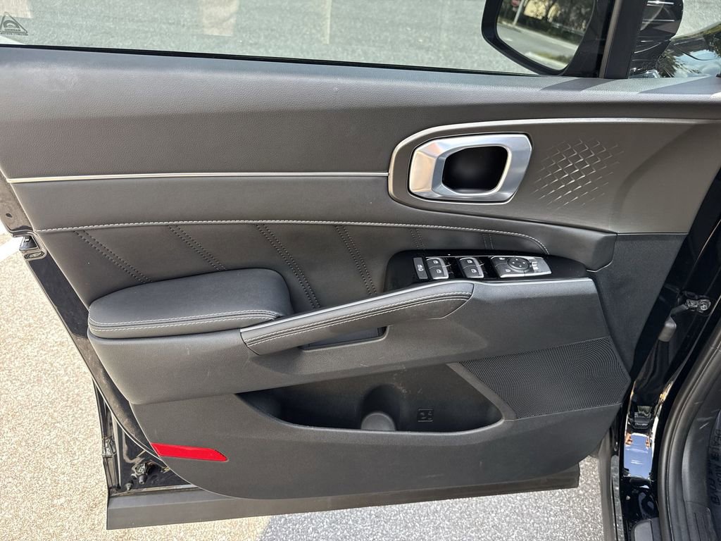 Used 2022 Kia Sorento SX image 40