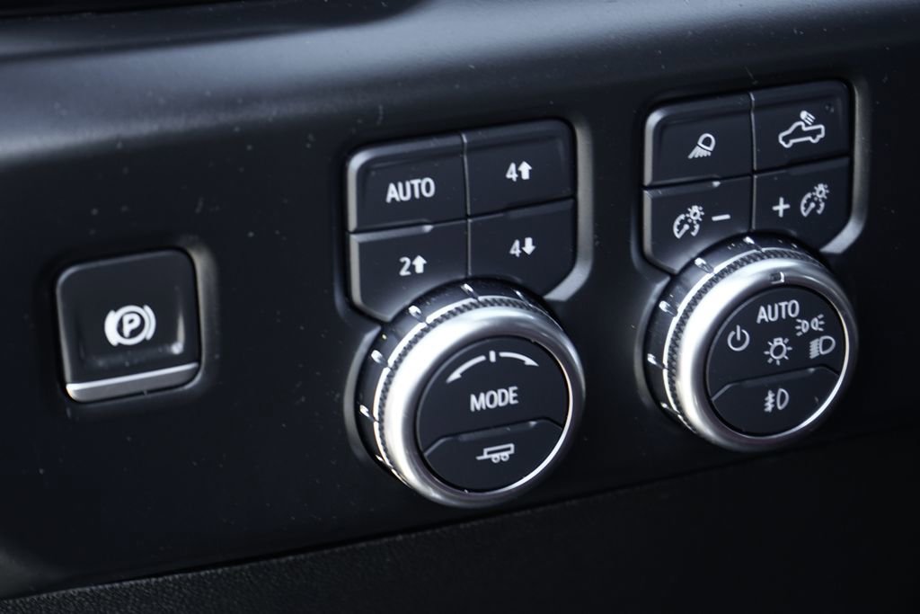 Used 2024 GMC Sierra 3500 Denali Ultimate image 23