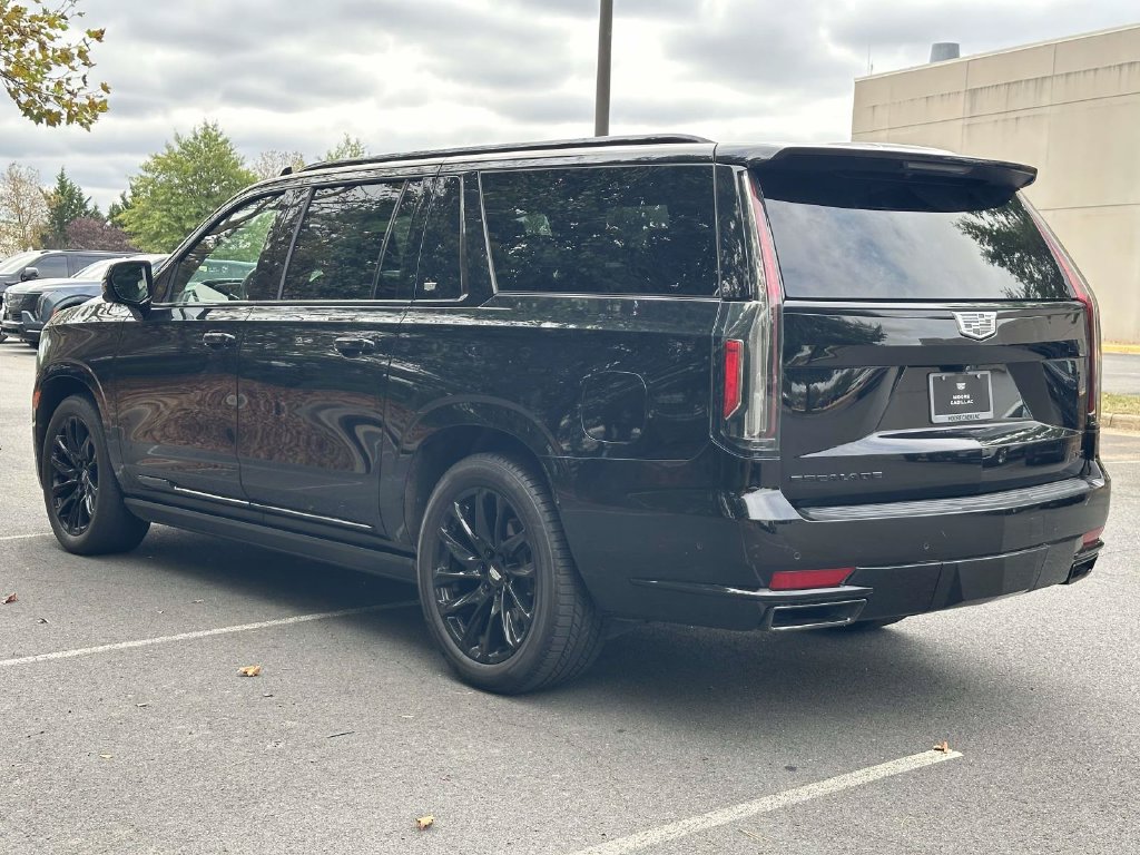 Used 2022 Cadillac Escalade ESV Sport w/ Touring Package AWD/4WD image 23