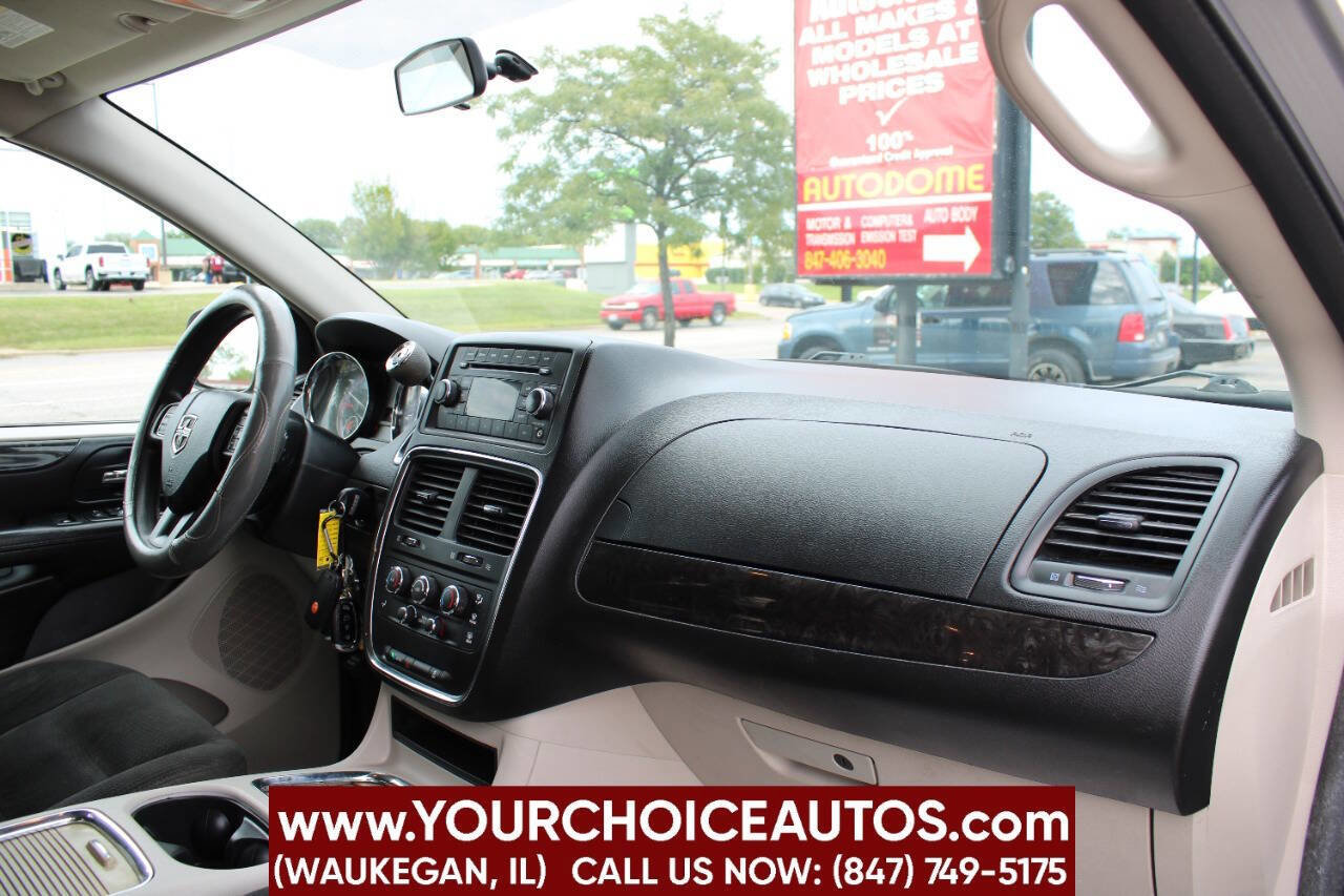 Used 2015 Dodge Grand Caravan SXT image 17