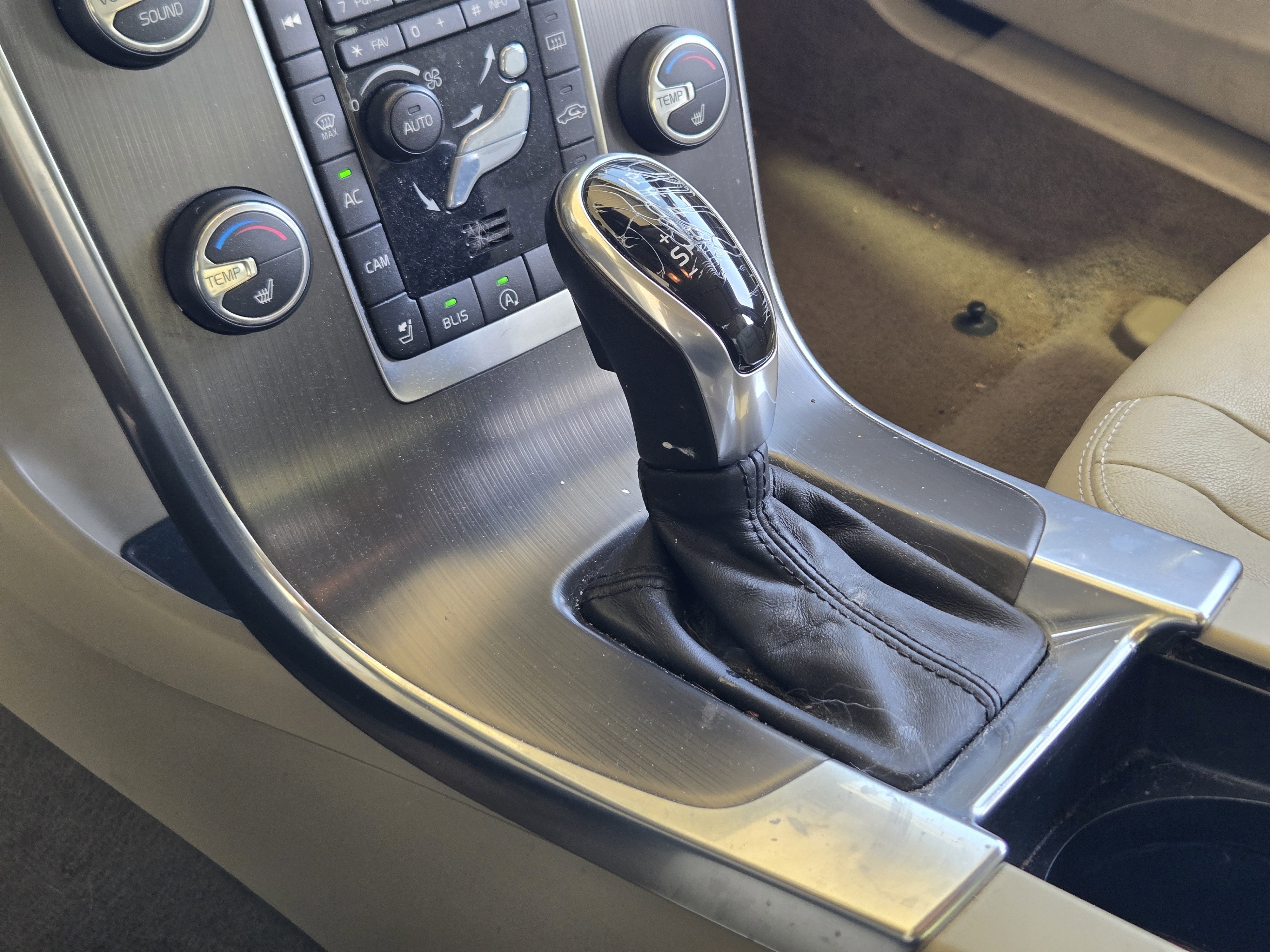 Used 2015 Volvo S60 T5 Premier Plus image 28