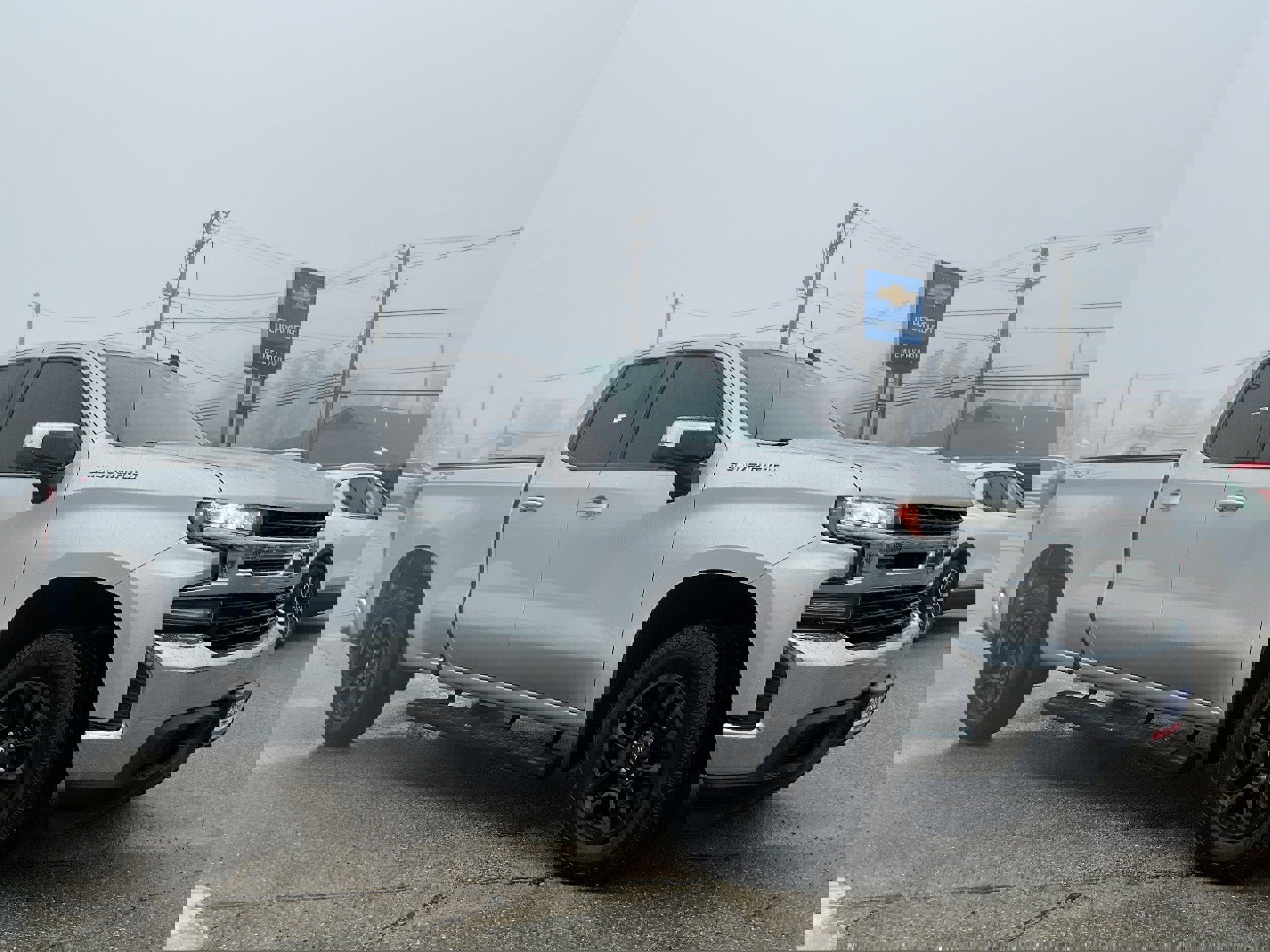 Used 2020 Chevrolet Silverado 1500 LT w/ Remote Start Package image 2