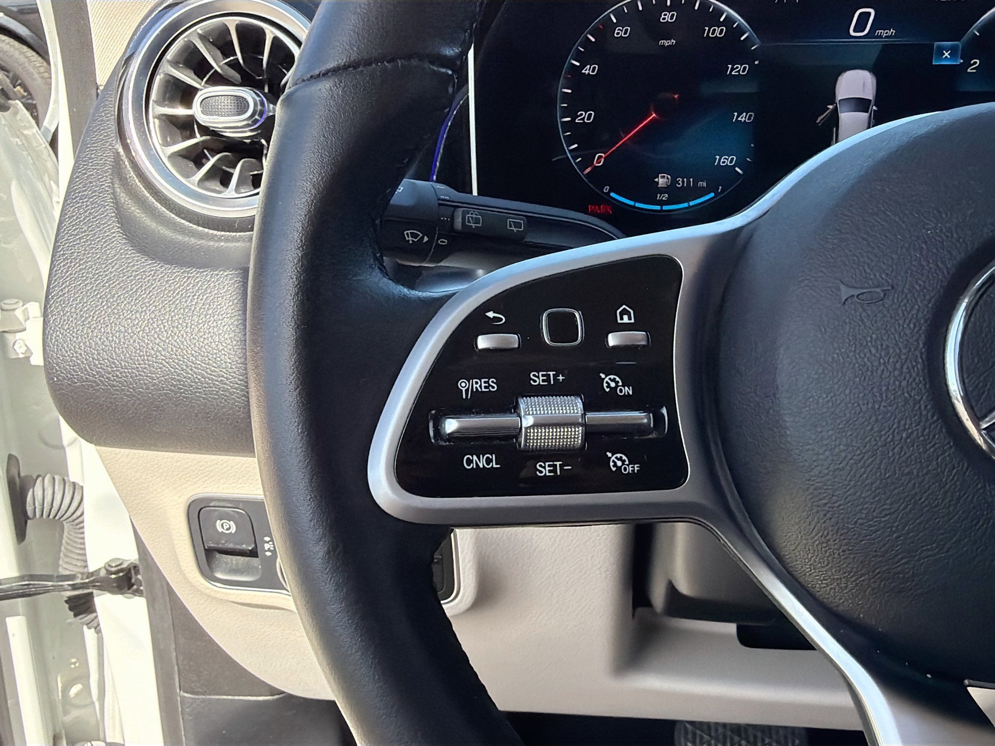 Used 2021 Mercedes-Benz GLB 250 image 35