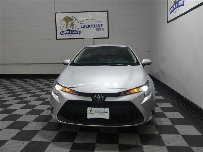 Used 2022 Toyota Corolla LE FWD image 2