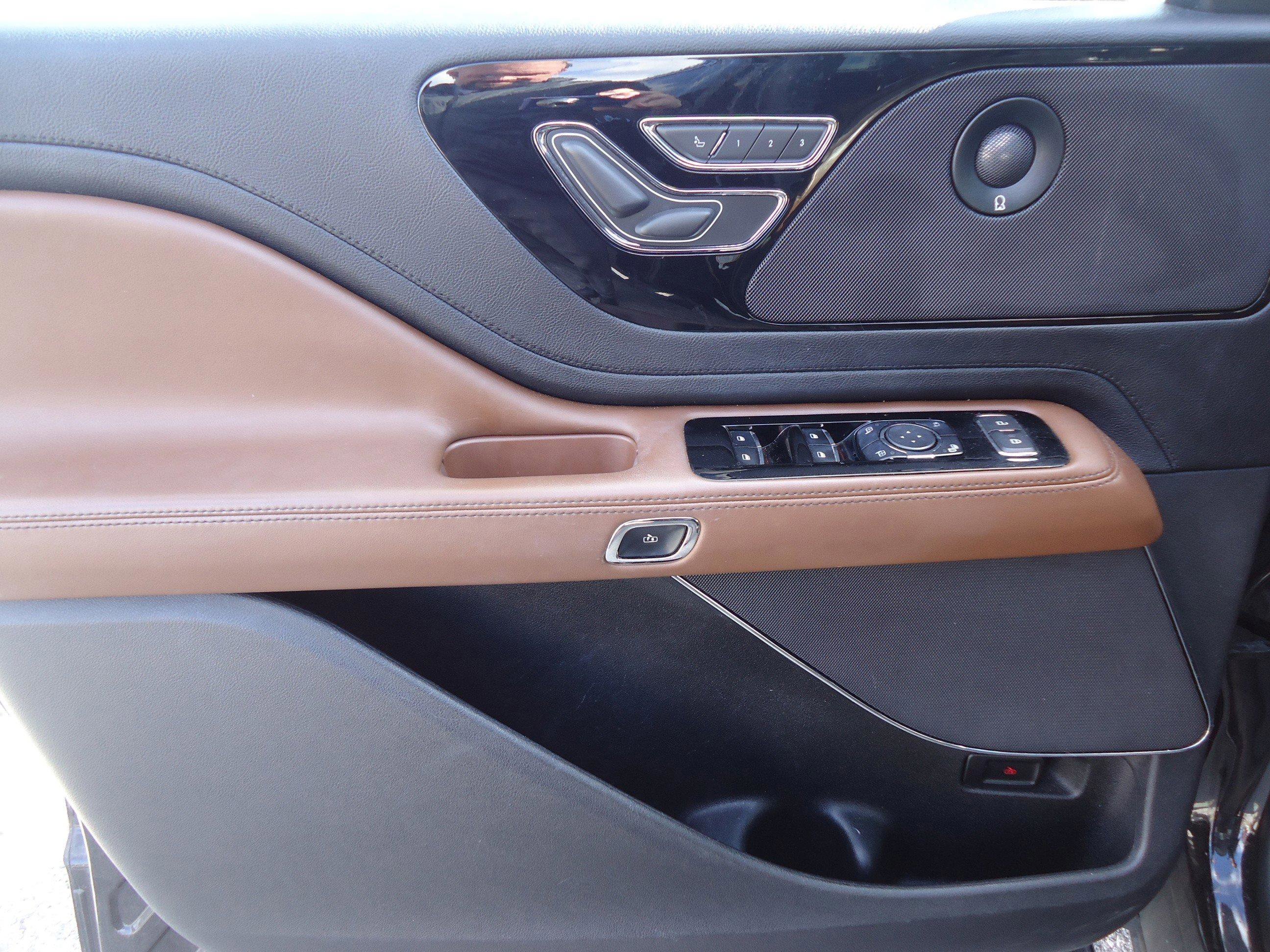 Used 2023 Lincoln Aviator Reserve w/ Equipment Group 201A image 21