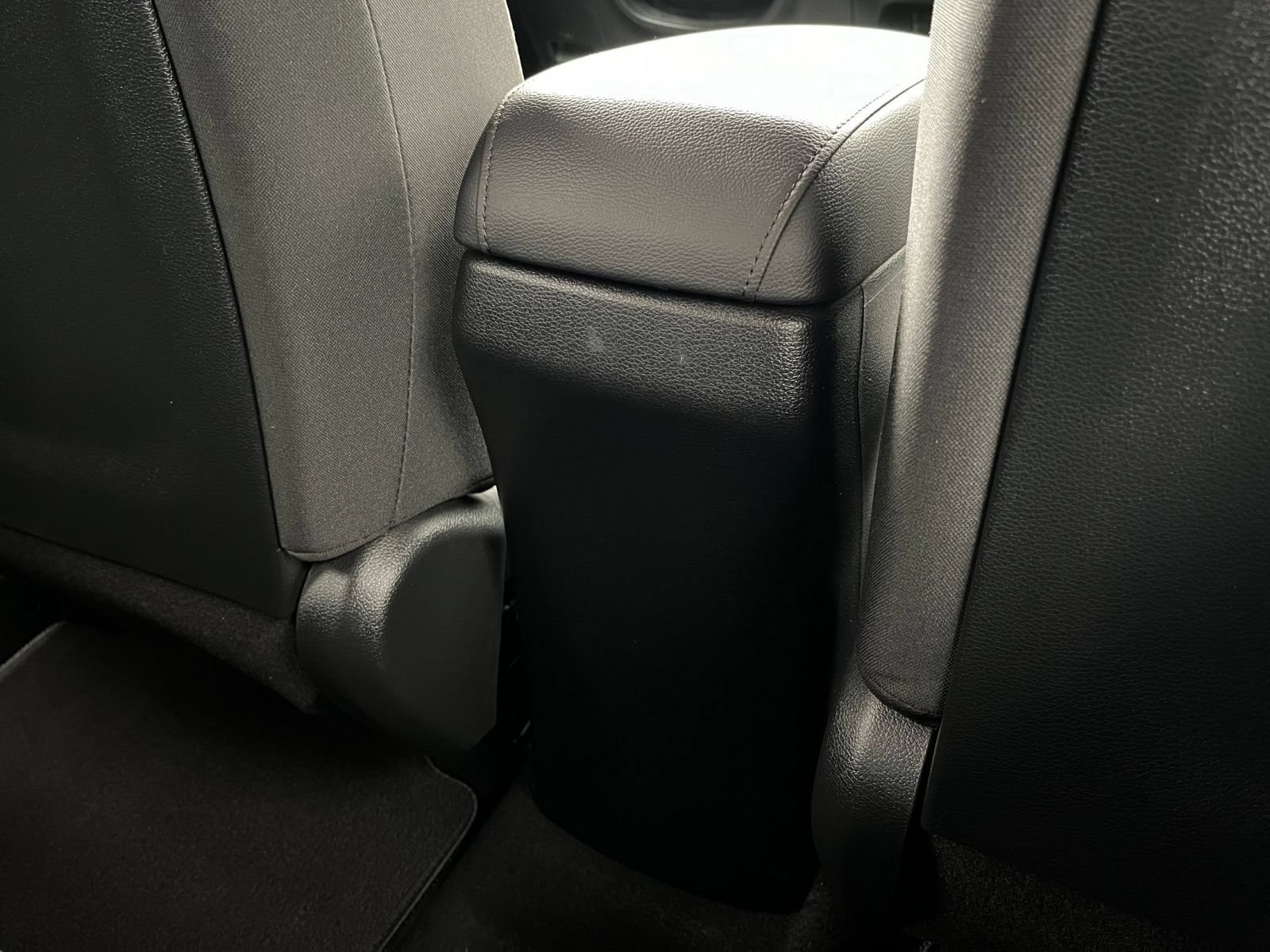 Used 2025 Kia Soul LX w/ LX Technology Package FWD image 21
