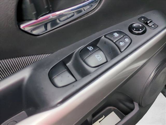 Used 2020 Nissan Kicks SV FWD image 12
