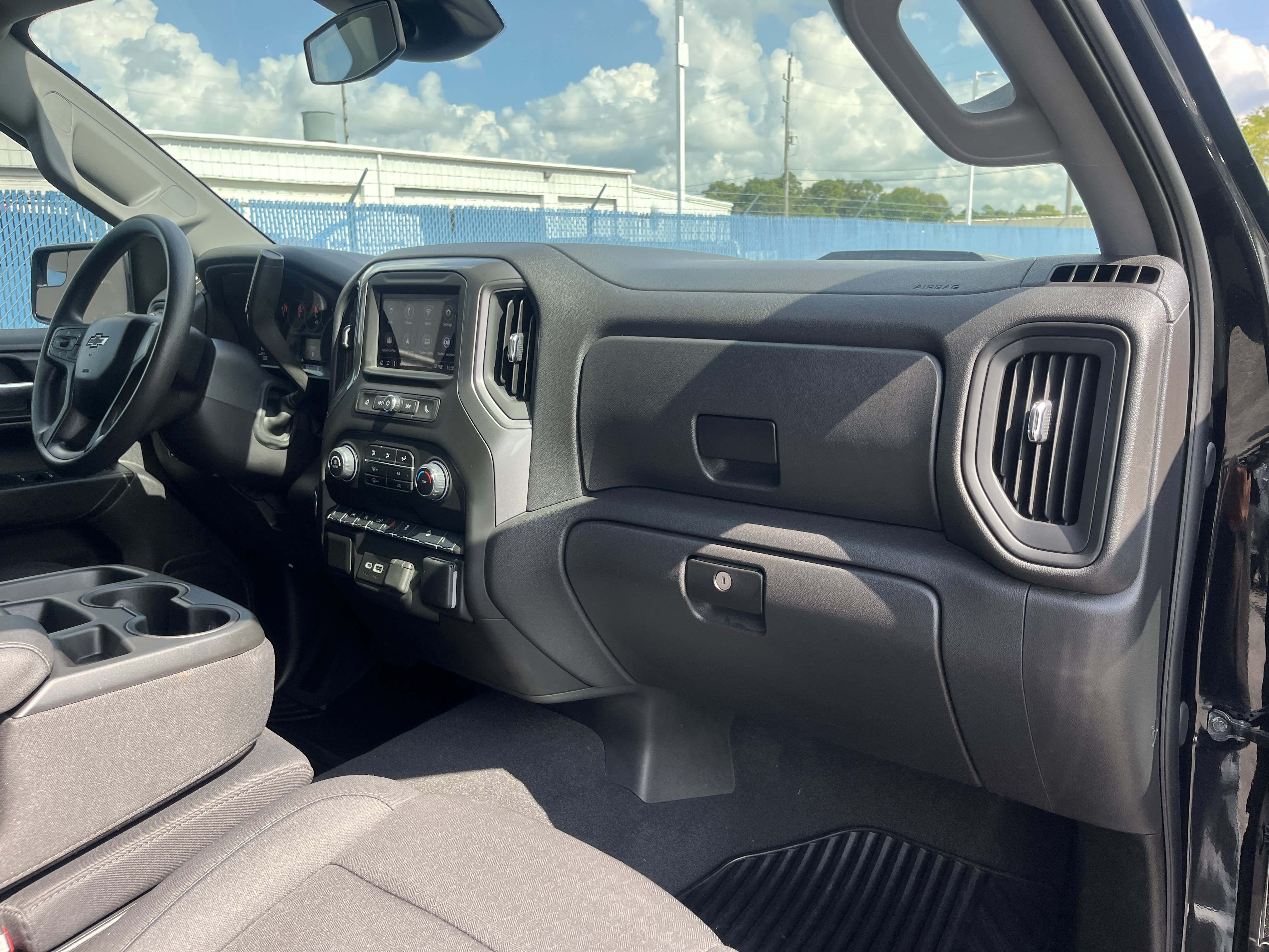 Used 2025 Chevrolet Silverado 1500 Custom Trail Boss w/ LPO, Dark Essentials Package AWD/4WD image 16