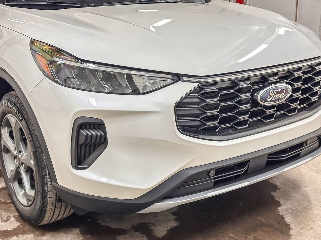 Used 2025 Ford Escape ST-Line w/ Tech Pack #1 image 14