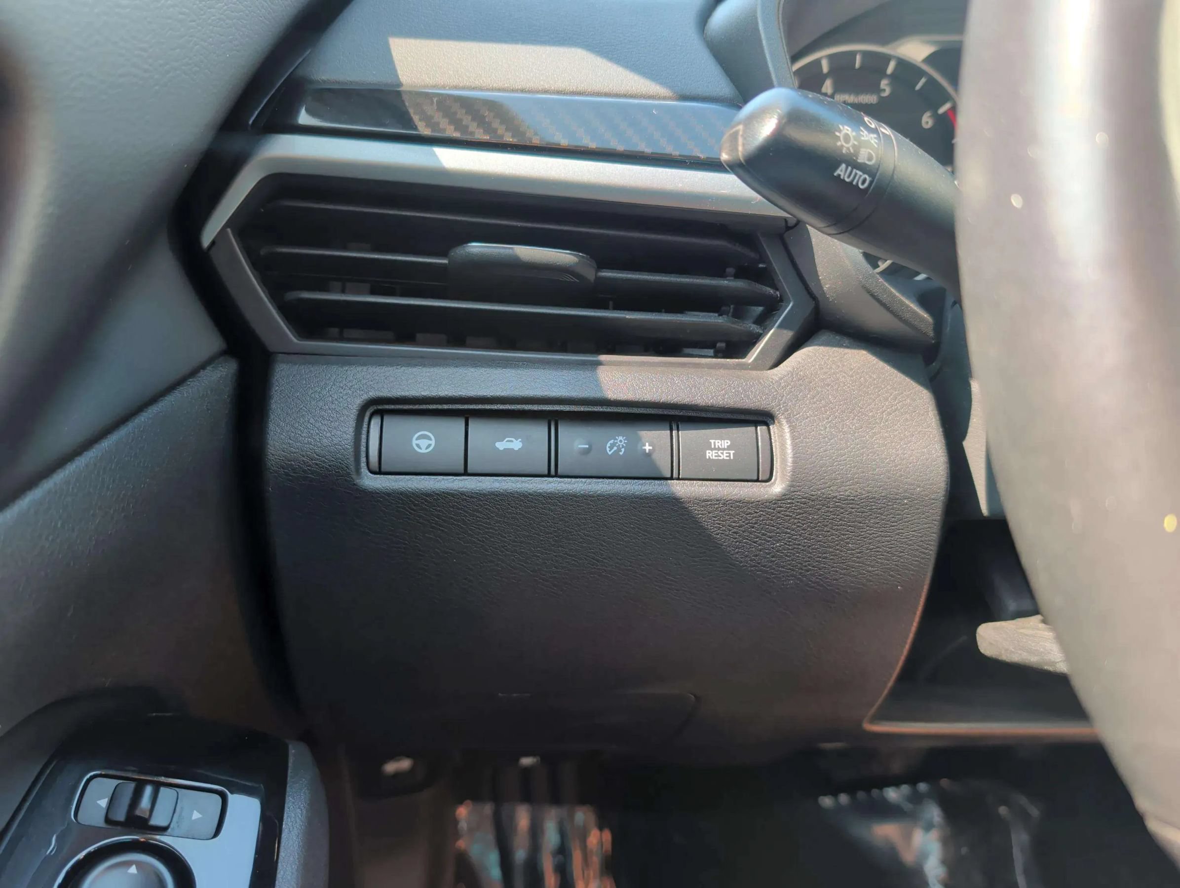 Used 2023 Nissan Altima 2.0 SR FWD image 27