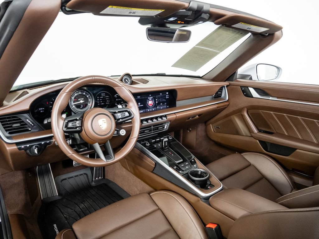 Certified 2024 Porsche 911 Carrera GTS image 4