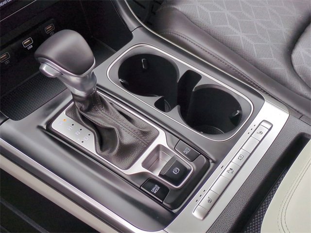 Used 2024 Kia Carnival LX image 16