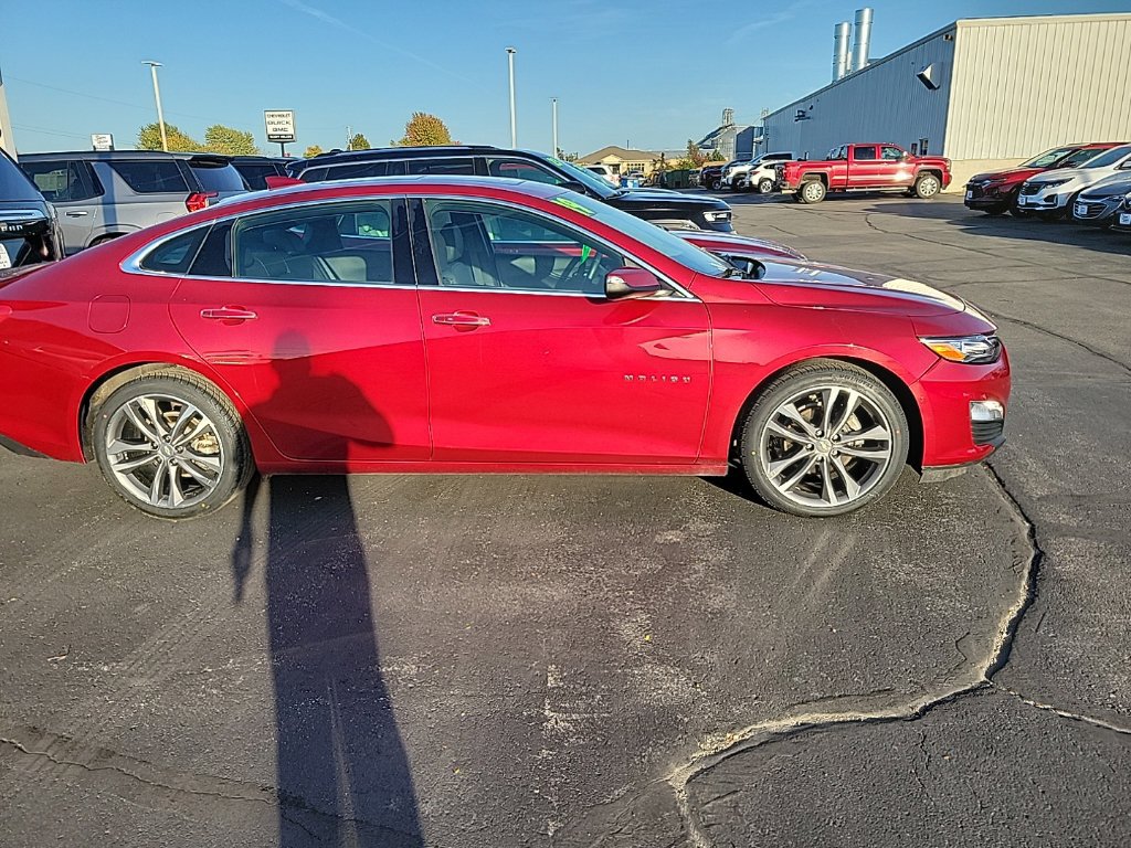 Used 2019 Chevrolet Malibu Premier w/ Sun and Wheel Package FWD image 4