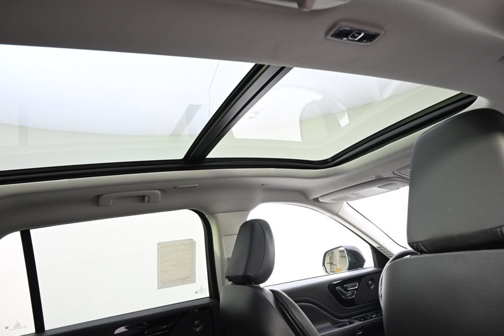 New 2026 Lincoln Aviator Reserve w/ Jet Appearance Package AWD/4WD image 17