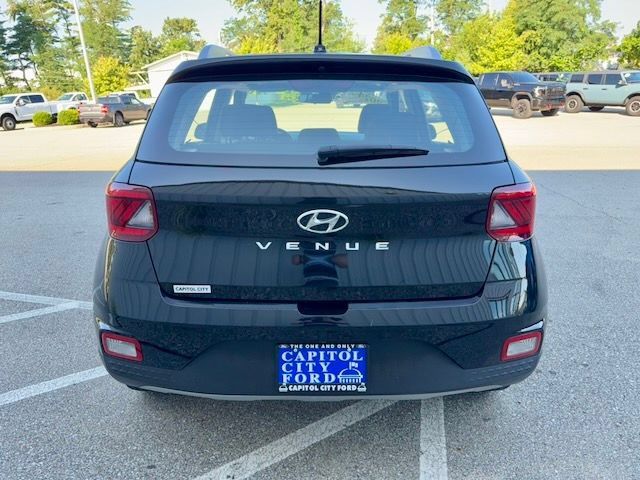 Used 2024 Hyundai Venue SEL FWD image 5
