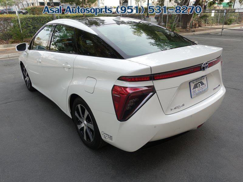 Used 2017 Toyota Mirai FWD image 13