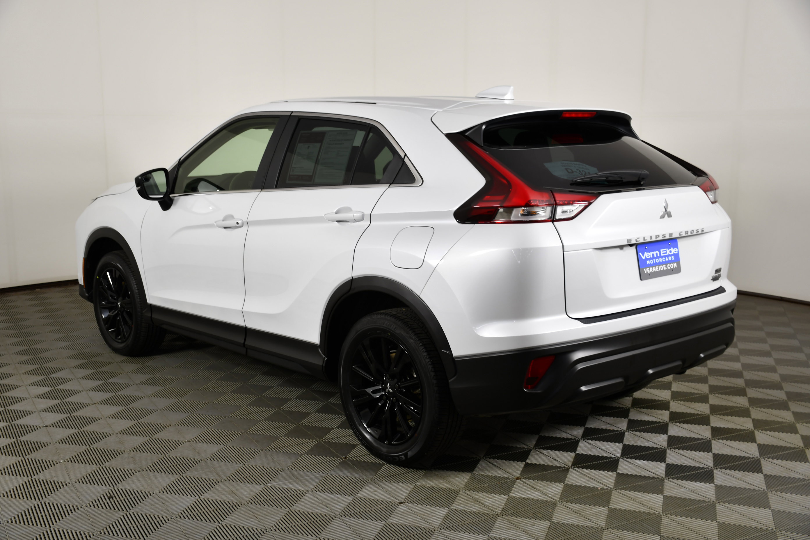 Used 2023 Mitsubishi Eclipse Cross LE AWD/4WD image 8