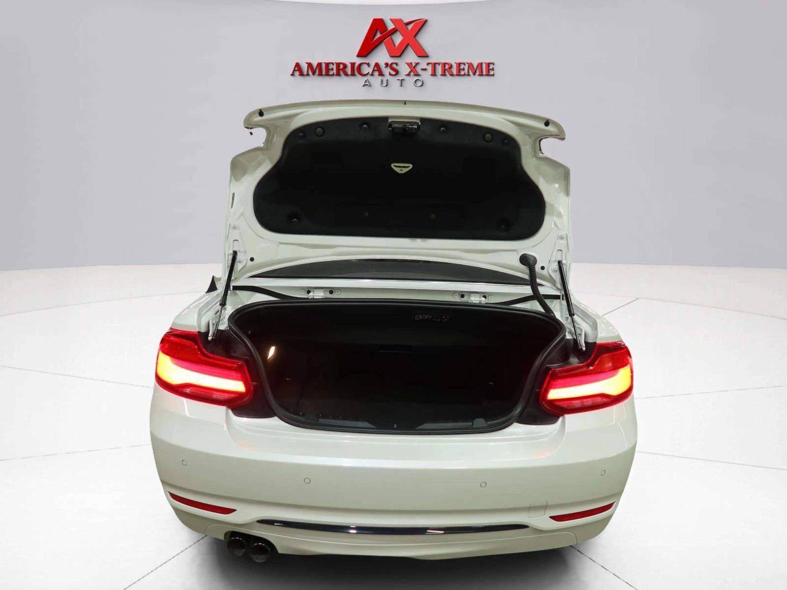 Used 2020 BMW 230i Convertible w/ Premium Package RWD image 37