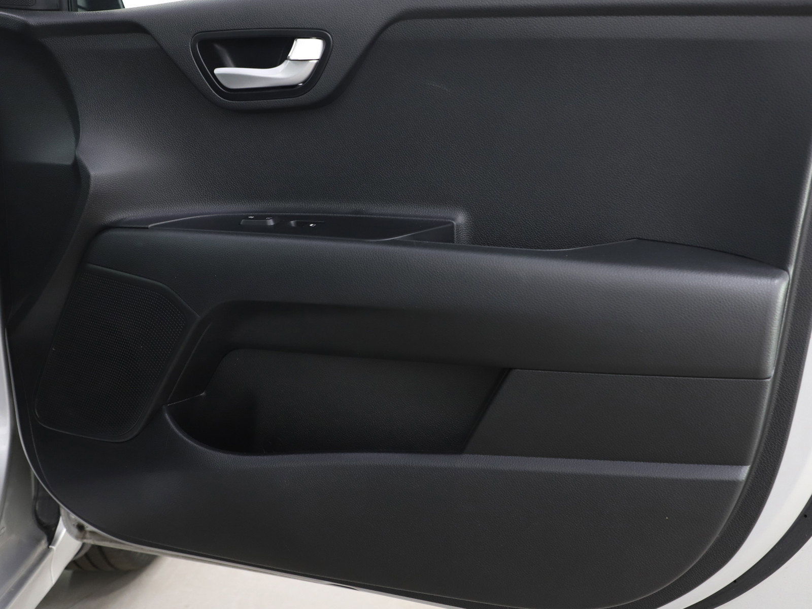 Used 2018 Kia Rio S image 9