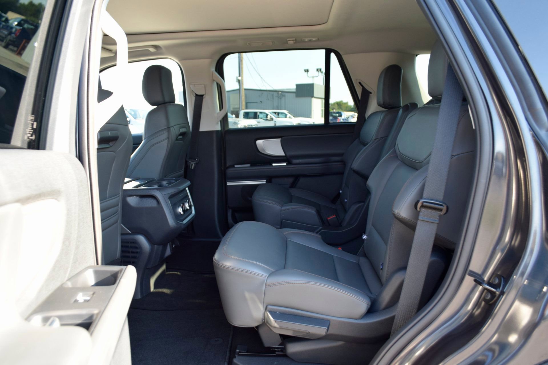 New 2025 Ford Expedition Active image 20