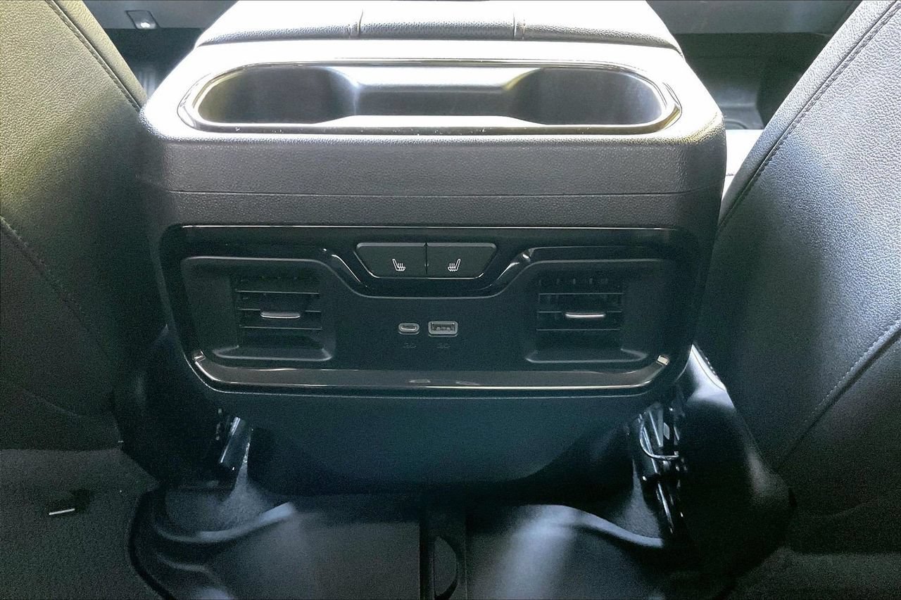 Used 2022 GMC Sierra 1500 AT4 AWD/4WD image 17