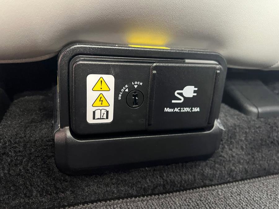 Used 2024 Kia EV6 Wind image 44