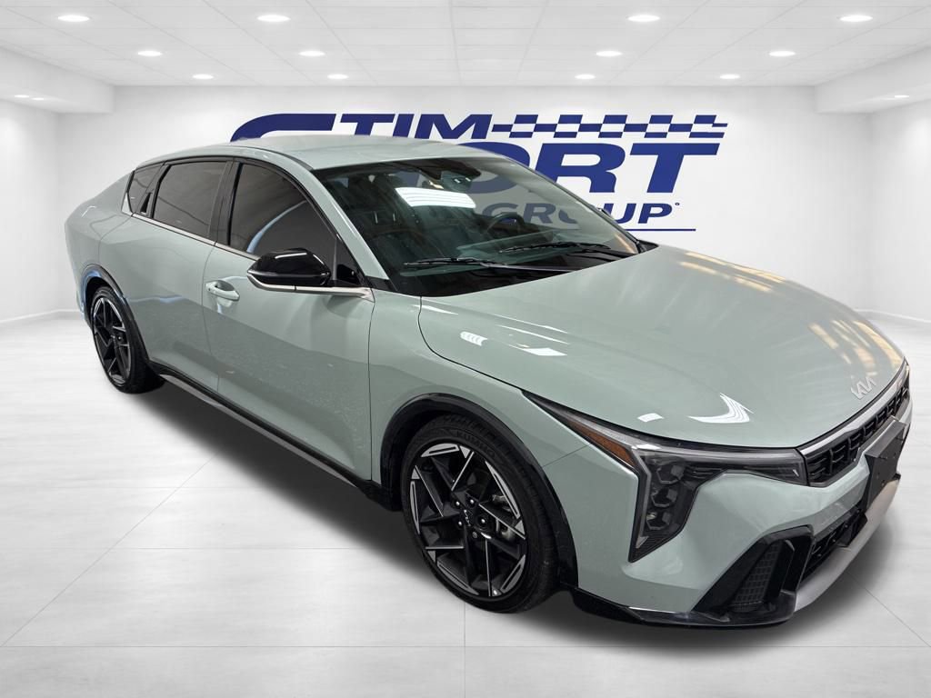 Used 2025 Kia K4 GT-Line image 3