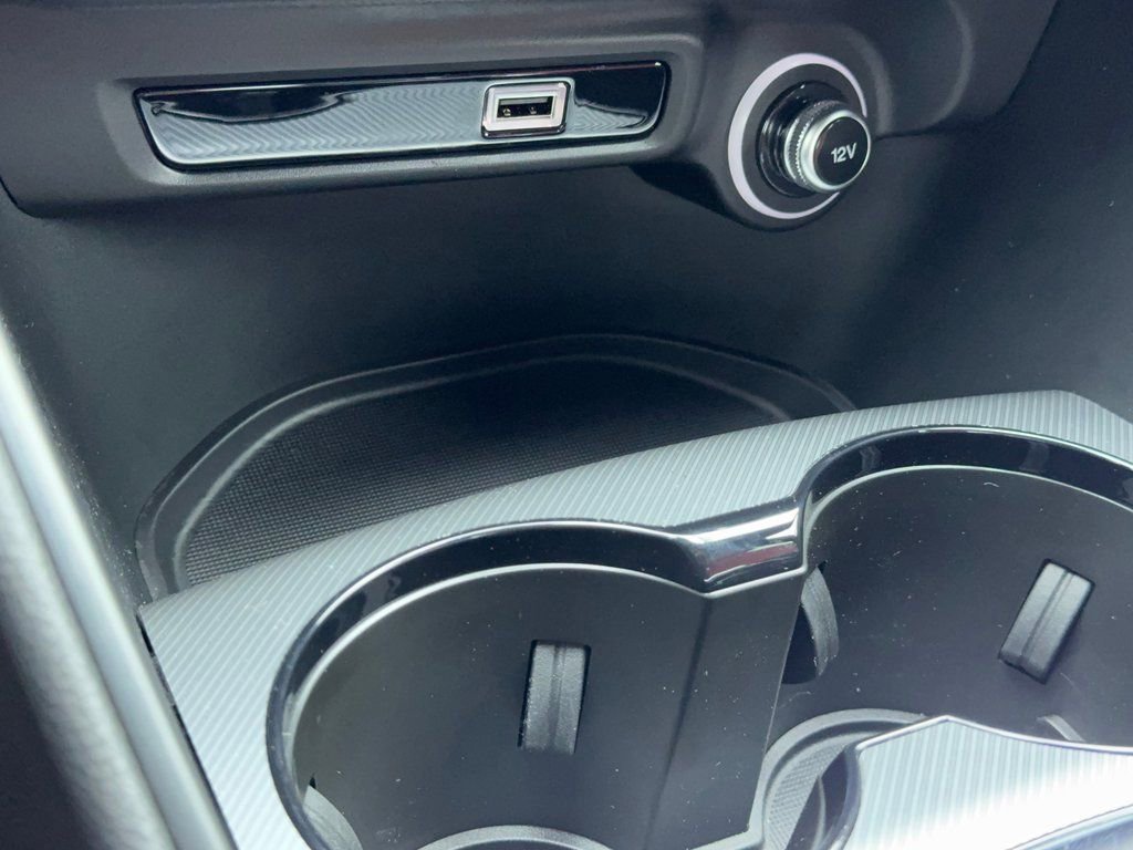 New 2025 Alfa Romeo Giulia Base image 28