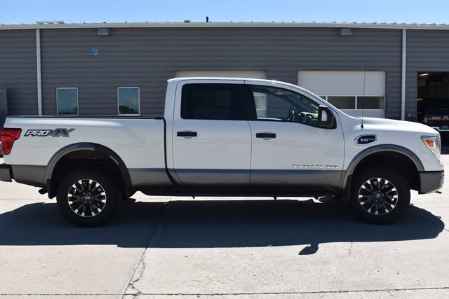 Used 2017 Nissan Titan PRO-4X AWD/4WD image 4
