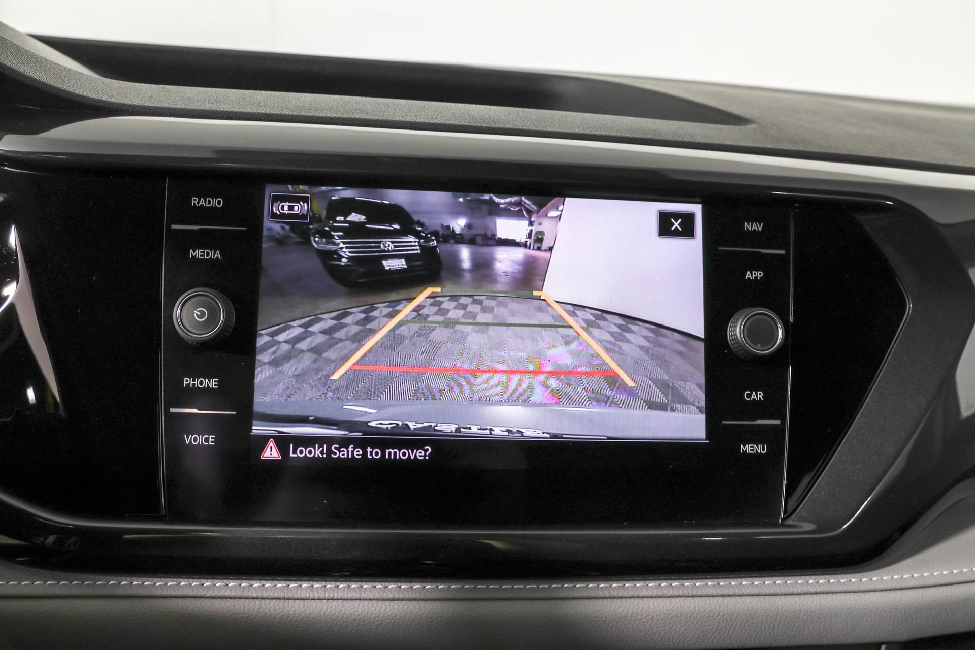 Used 2022 Volkswagen Taos SEL image 8