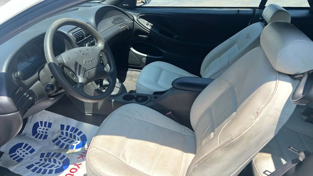 Used 1999 Ford Mustang Convertible RWD image 11