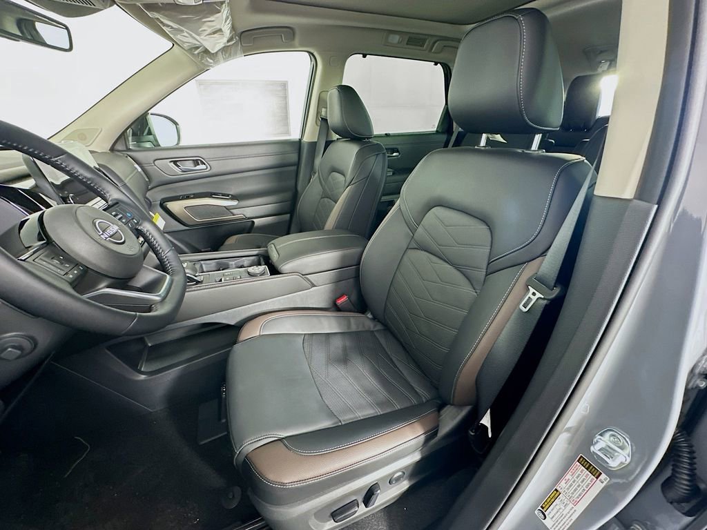 New 2025 Nissan Pathfinder Platinum image 29