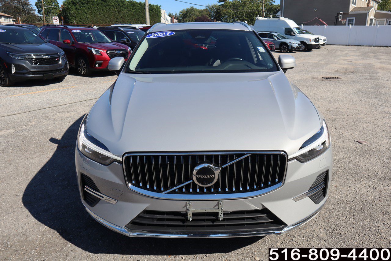 Used 2023 Volvo XC60 B5 Plus w/ Climate Package image 2